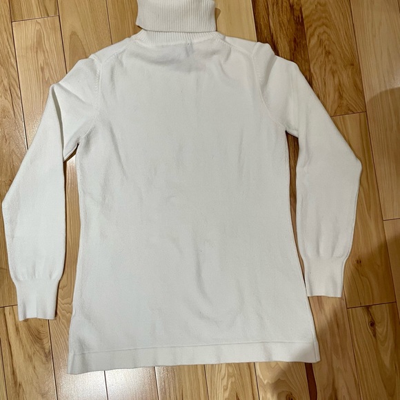 Turtle Neck Sweater - Picture 9 of 10